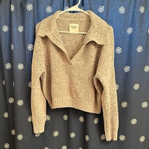 Abercrombie & Fitch Women's V-Neck Sweater in gray